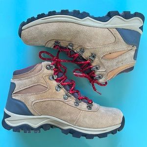 BearPaw waterproof women’s hiking boots